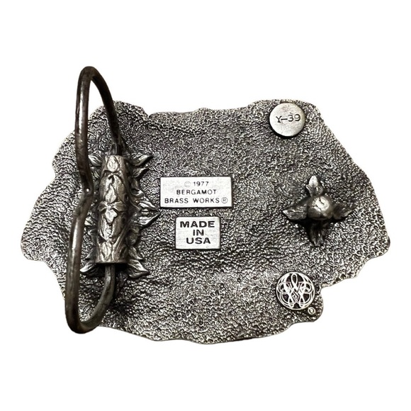 Classic vintage Bergamot Brass works enameled brass belt buckle - Picture 4 of 4